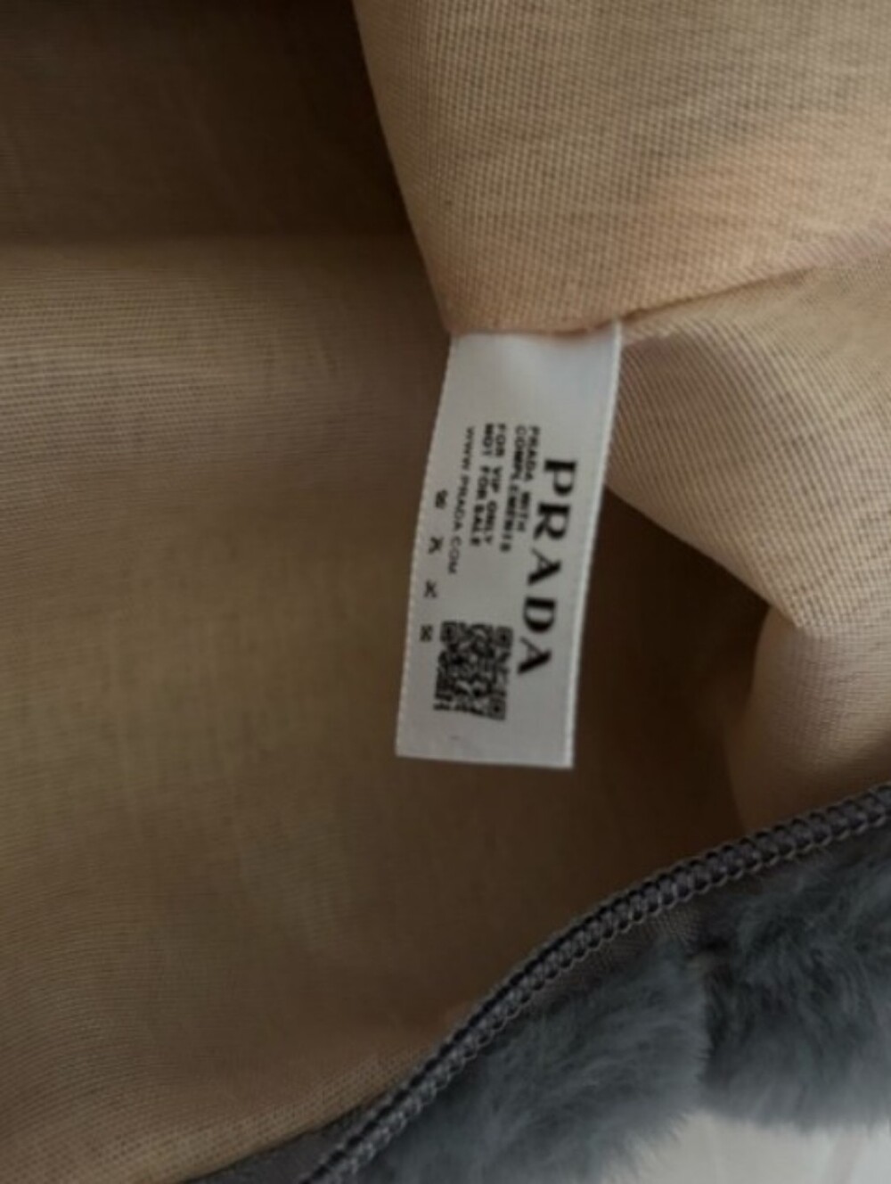 Prada VIP Bag - Picture 6 of 6